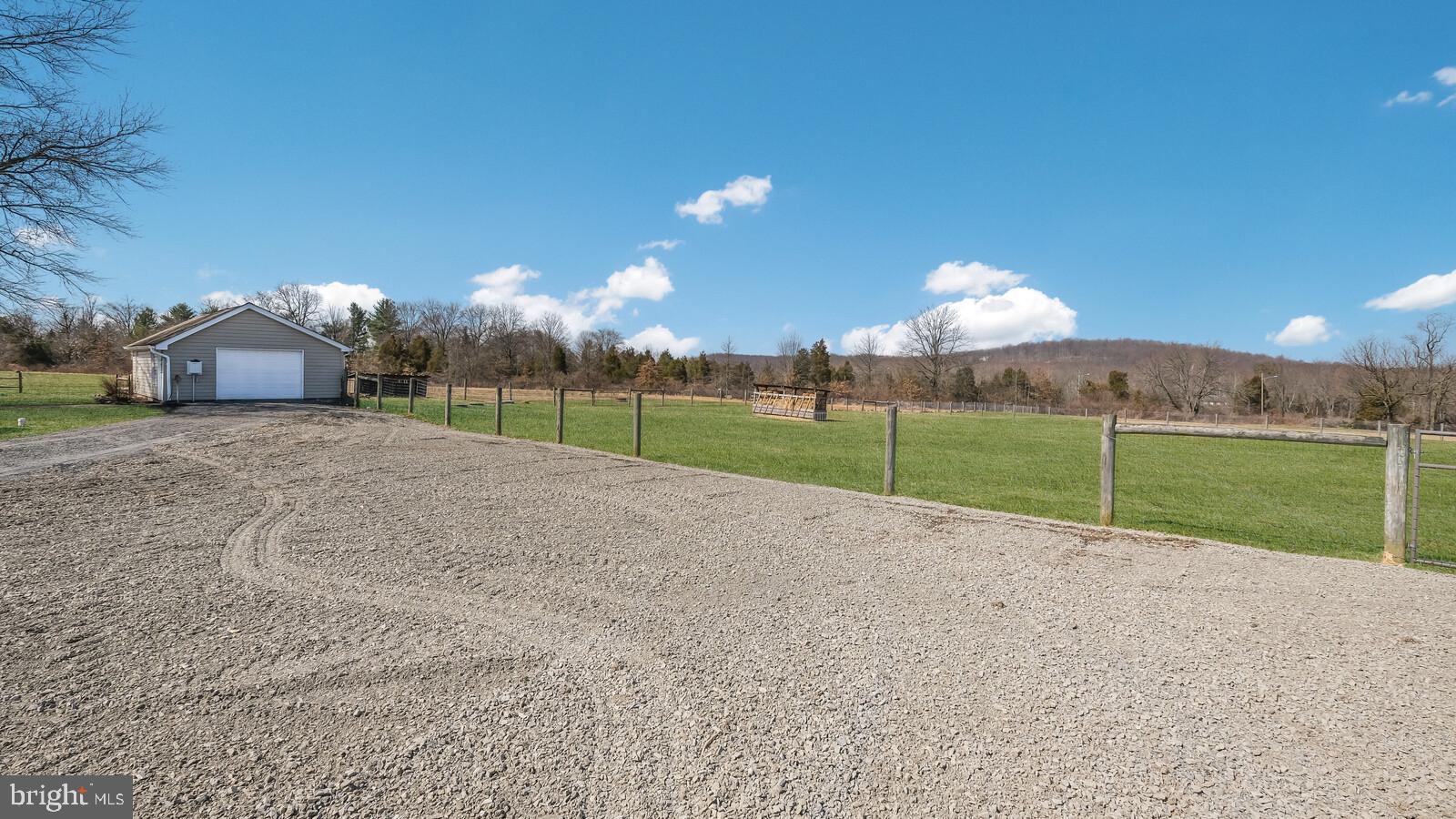 429 Ridge Road Sellersville, PA 18960 - Photo 41 of 64 Driveway