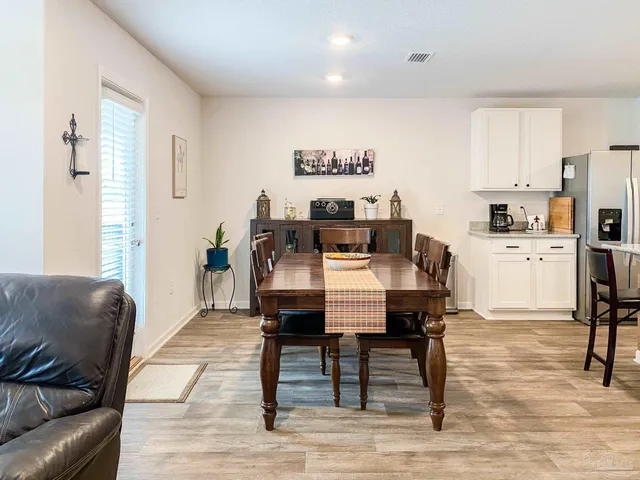 $1,950 | 5601 Guinevere Lane, Milton, FL 32583