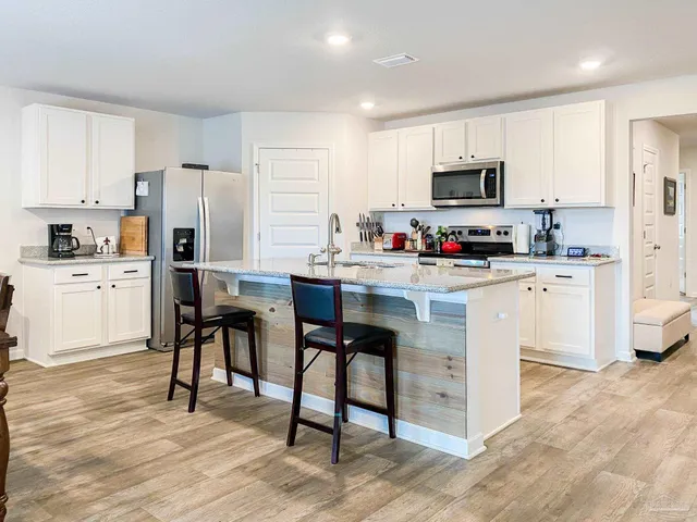 $1,950 | 5601 Guinevere Lane, Milton, FL 32583