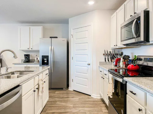 $1,950 | 5601 Guinevere Lane, Milton, FL 32583