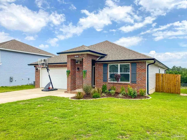 $1,950 | 5601 Guinevere Lane, Milton, FL 32583