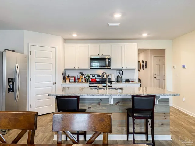 $1,950 | 5601 Guinevere Lane, Milton, FL 32583