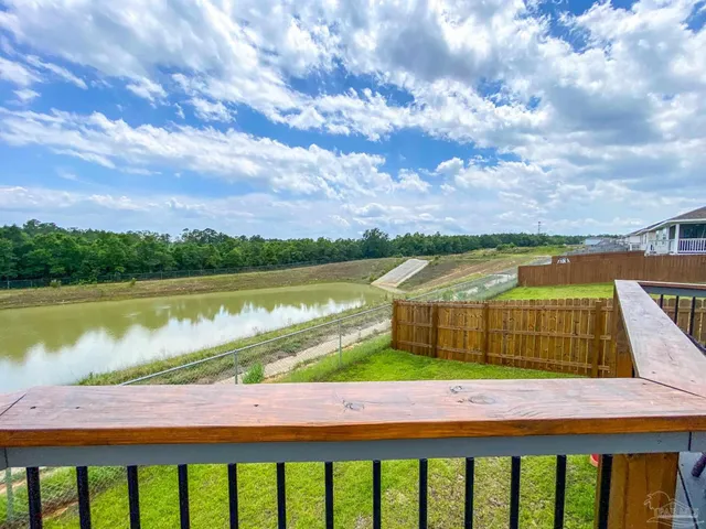 $1,950 | 5601 Guinevere Lane, Milton, FL 32583