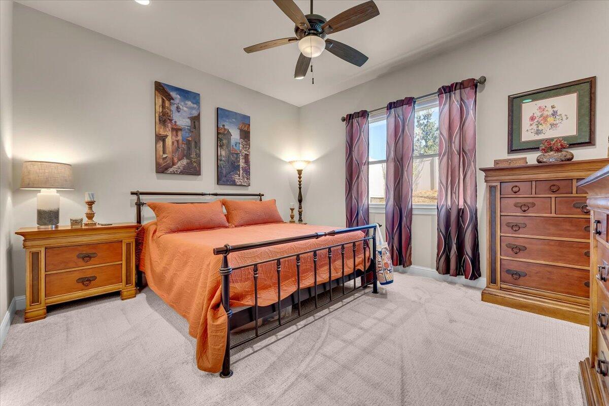 5697 Constitution Way Redding, CA 96003 - Photo 19 of 87 Gracious primary suite