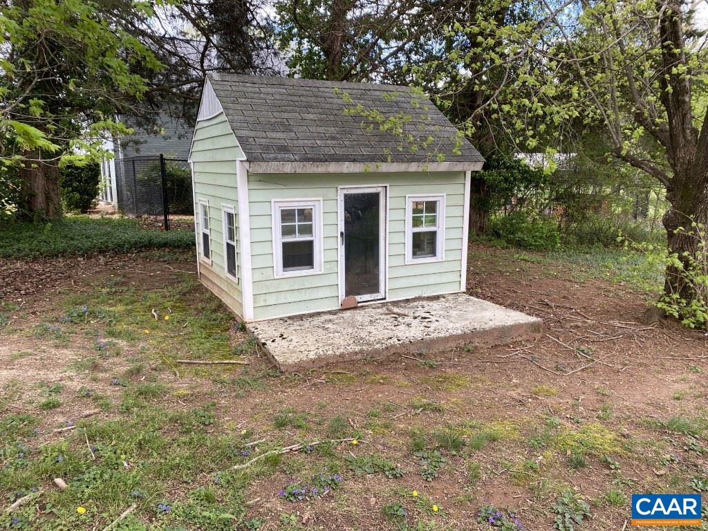 232 North Main Street Amherst, VA 24521 - Photo 23 of 25 a view of a house with a yard