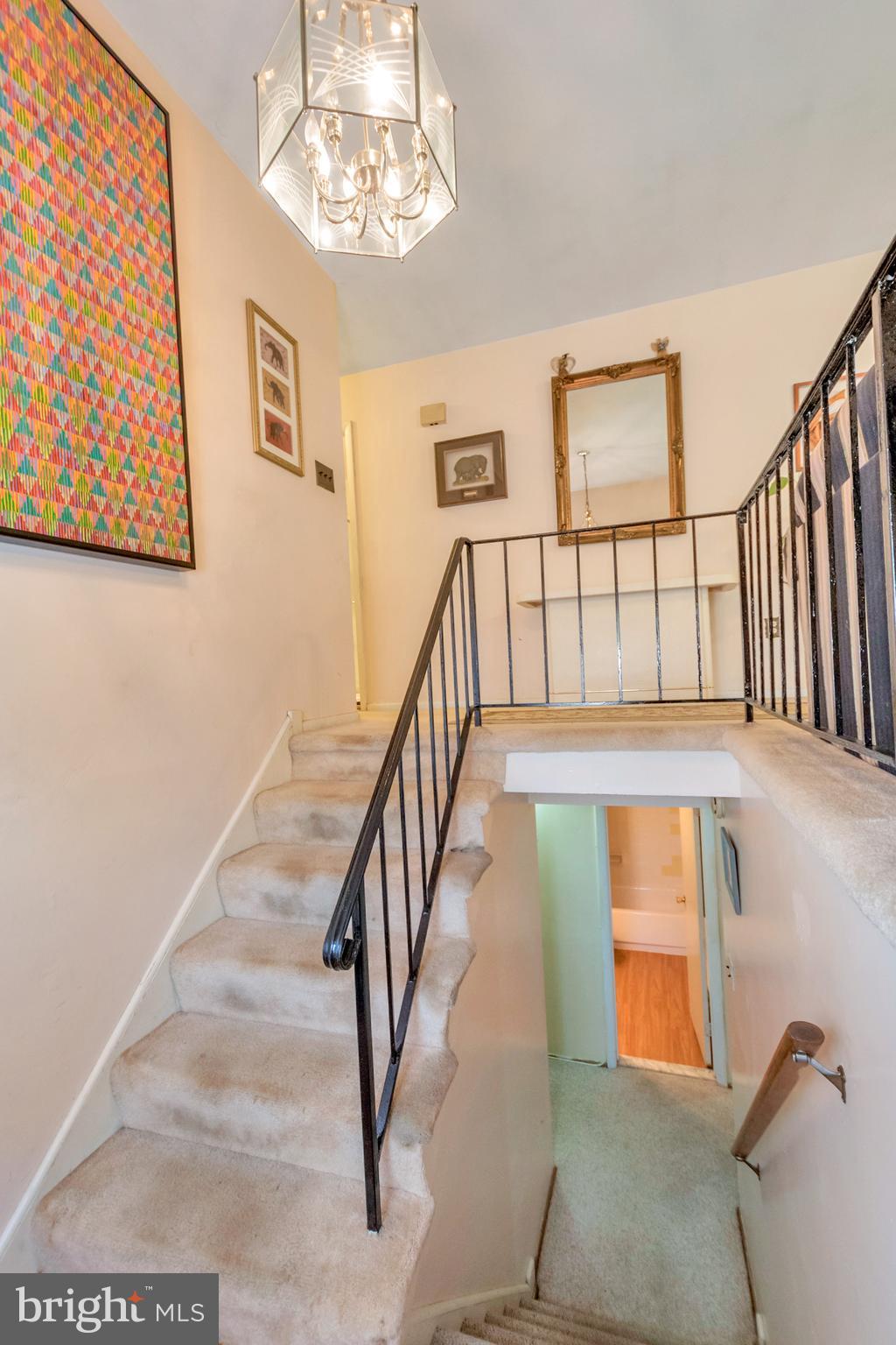 4717 Kilbane Road Woodbridge, VA 22193 - Photo 4 of 29 a view of entryway