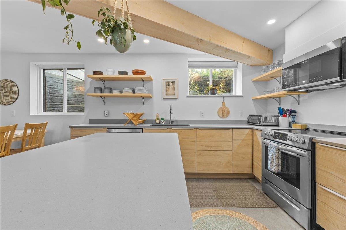 454 Mountain Road, Unit 8 Stowe, VT 05672 - Photo 24 of 49