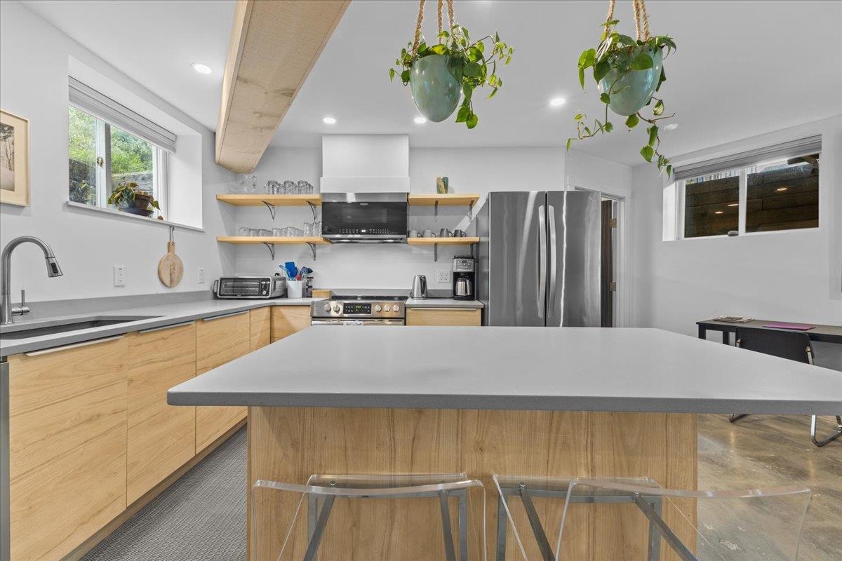 454 Mountain Road, Unit 8 Stowe, VT 05672 - Photo 25 of 49