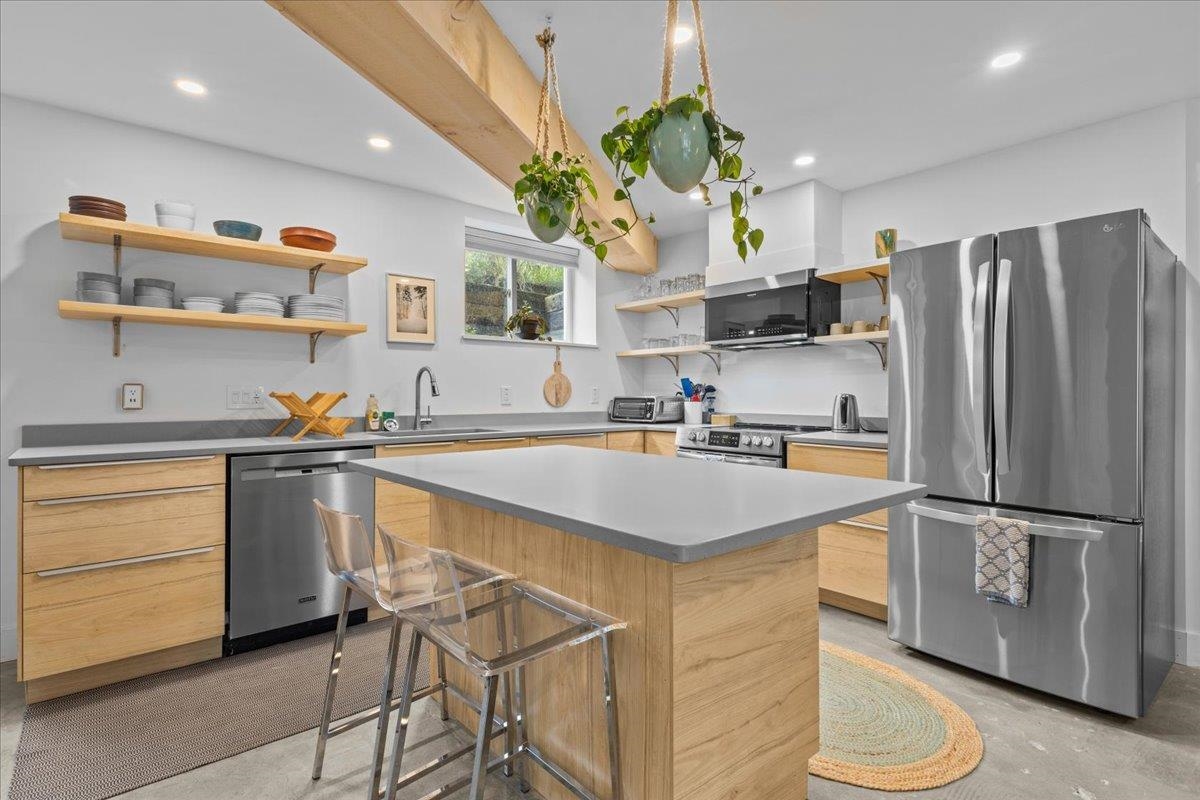 454 Mountain Road, Unit 8 Stowe, VT 05672 - Photo 27 of 49