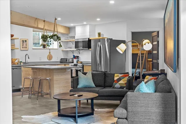 $499,000 | 454 Mountain Road, Unit 8, Stowe, VT 05672