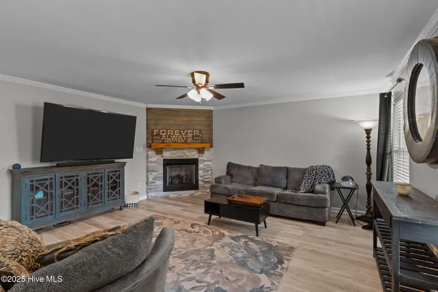 $524,900 | 74 South Hummingbird Lane, Rocky Point, NC 28457