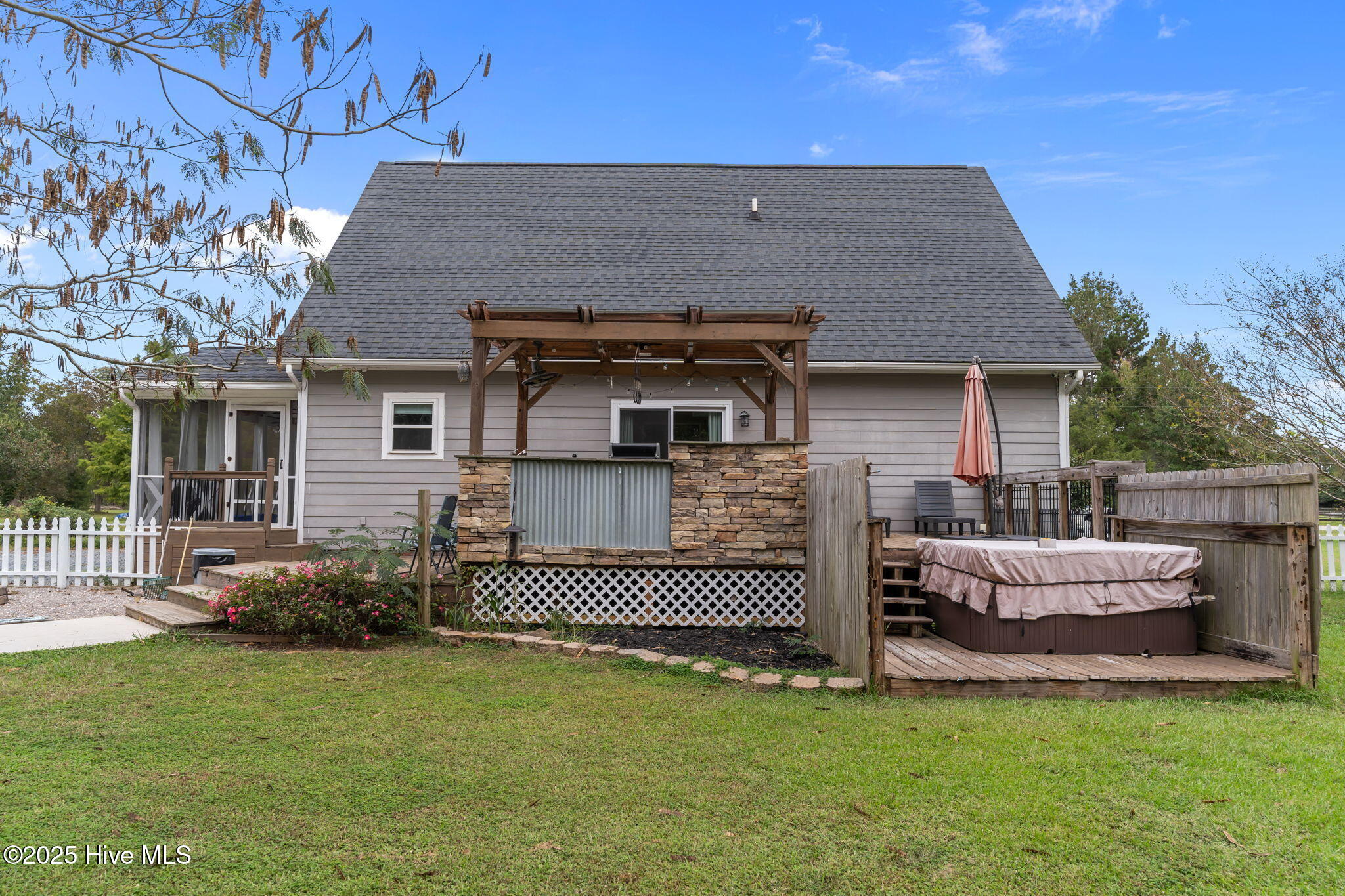 74 South Hummingbird Lane Rocky Point, NC 28457 - Photo 4 of 38 3-web-or-mls-BTS03957