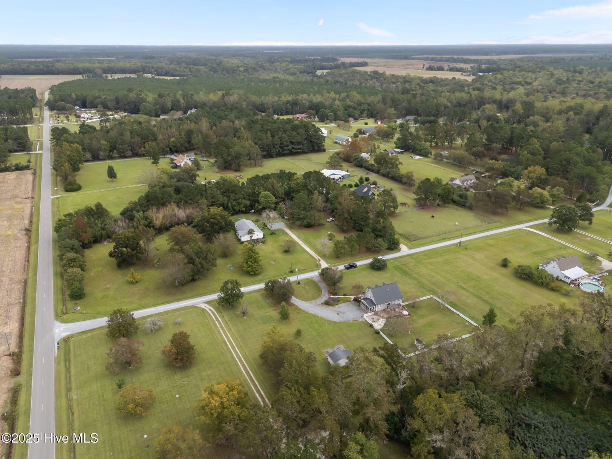 74 South Hummingbird Lane Rocky Point, NC 28457 - Photo 8 of 38 24-web-or-mls-DJI_20251010124736_0607_D