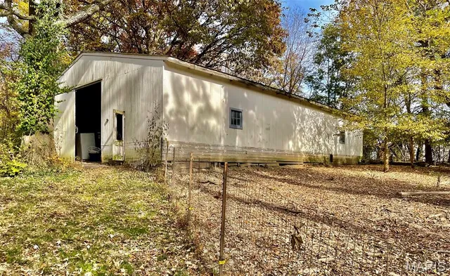 $300,000 | 7401 Highway 140, Edwardsville, IL 62025