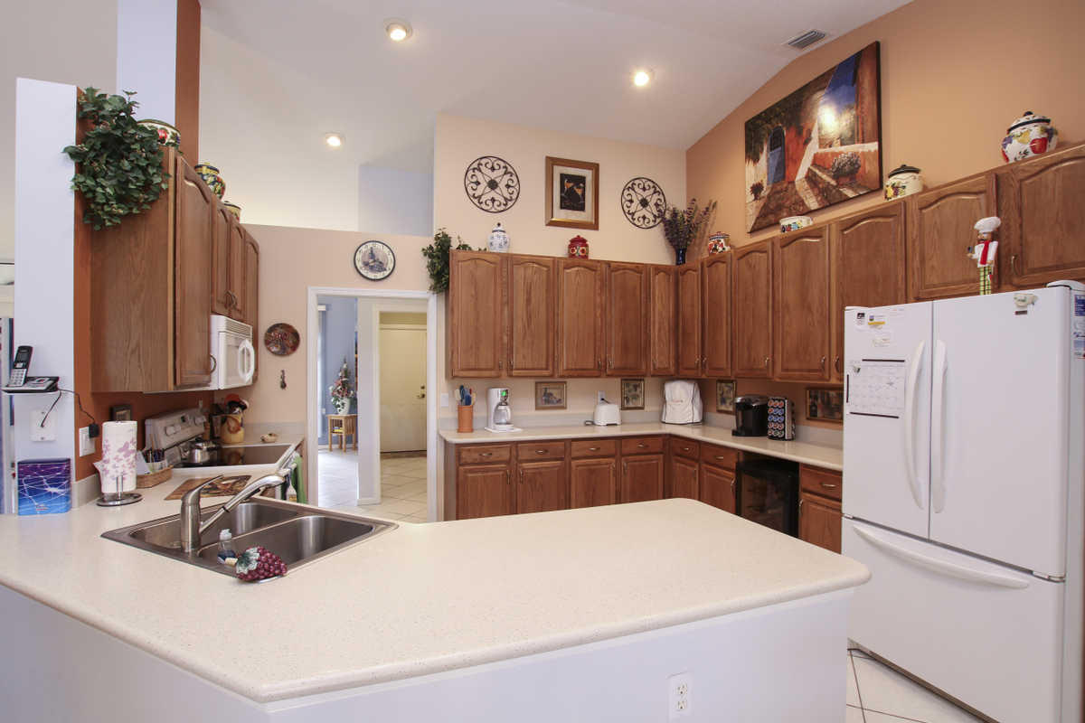 502 Southwest Homeland Road Port St. Lucie, FL 34953 - Photo 7 of 25 Kitchen