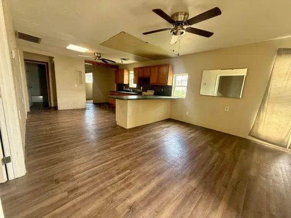 $33,000 | 310 Greenough Avenue, Stinnett, TX 79083