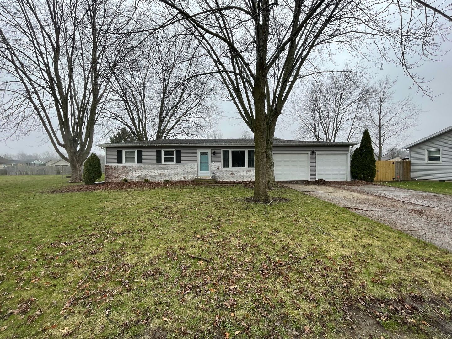 405 Park Circle, St. Joseph, IL 61873 Compass