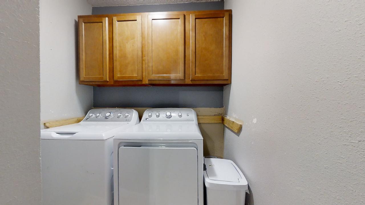 405 Park Circle St. Joseph, IL 61873 - Photo 16 of 35 a utility room with dryer and washer