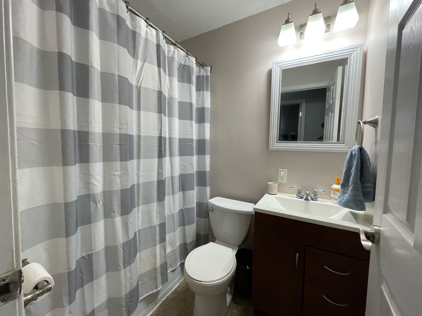 405 Park Circle St. Joseph, IL 61873 - Photo 25 of 35 a bathroom with a sink toilet and shower