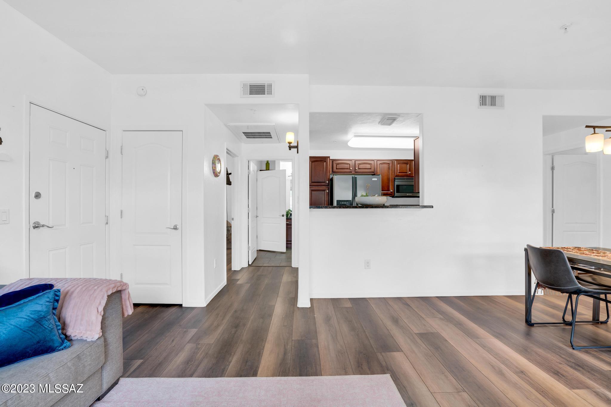 2550 East River Road, Unit 15101 Tucson, AZ 85718 - Photo 4 of 39
