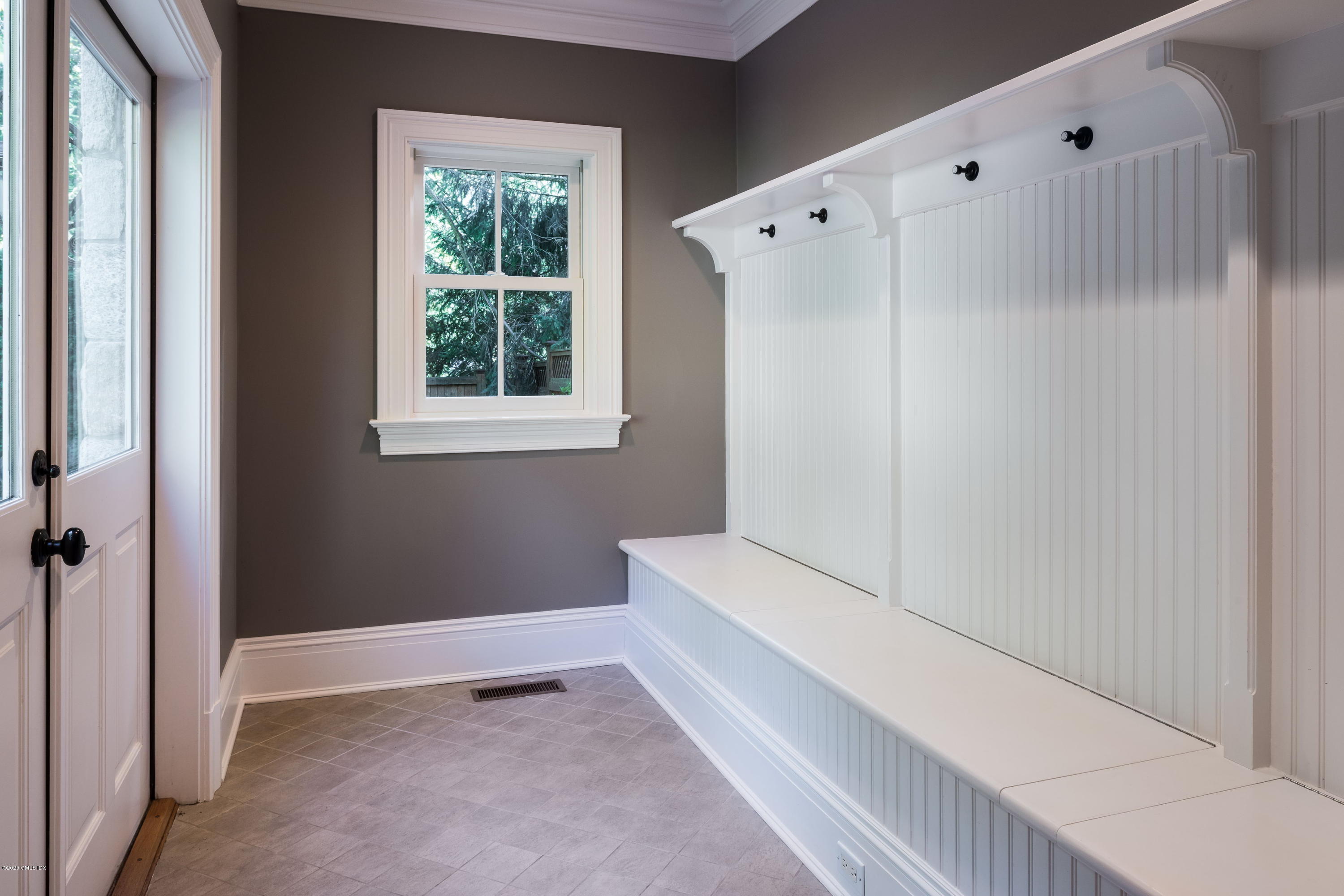 53 Hillside Road Greenwich, CT 06830 - Photo 16 of 31 a view of bathroom with tub and window