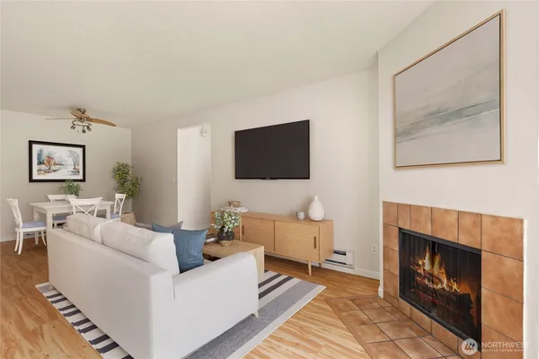$364,500 | 9494 Redmond-Woodinville Road Northeast, Unit B307, Redmond, WA 98052