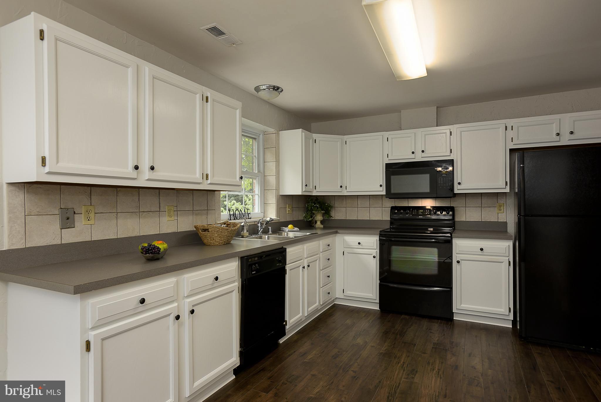 9767 Early Spring Way Columbia, MD 21046 - Photo 6 of 30 Kitchen