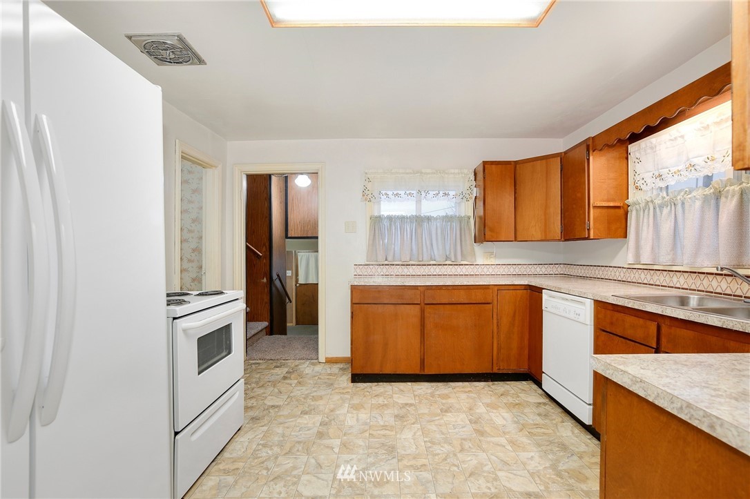 12635 Military Road South Seattle, WA 98168 - Photo 7 of 21 Gallery Image 7