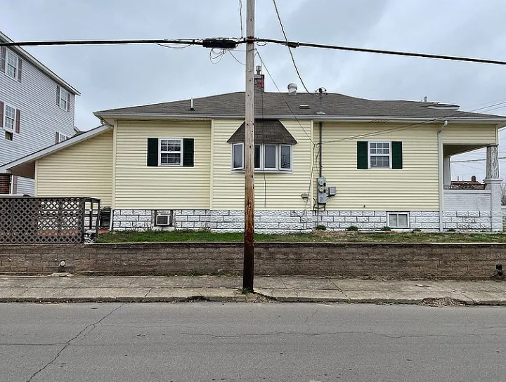 208 West College Street Marion, IL 62959 - Photo 2 of 3