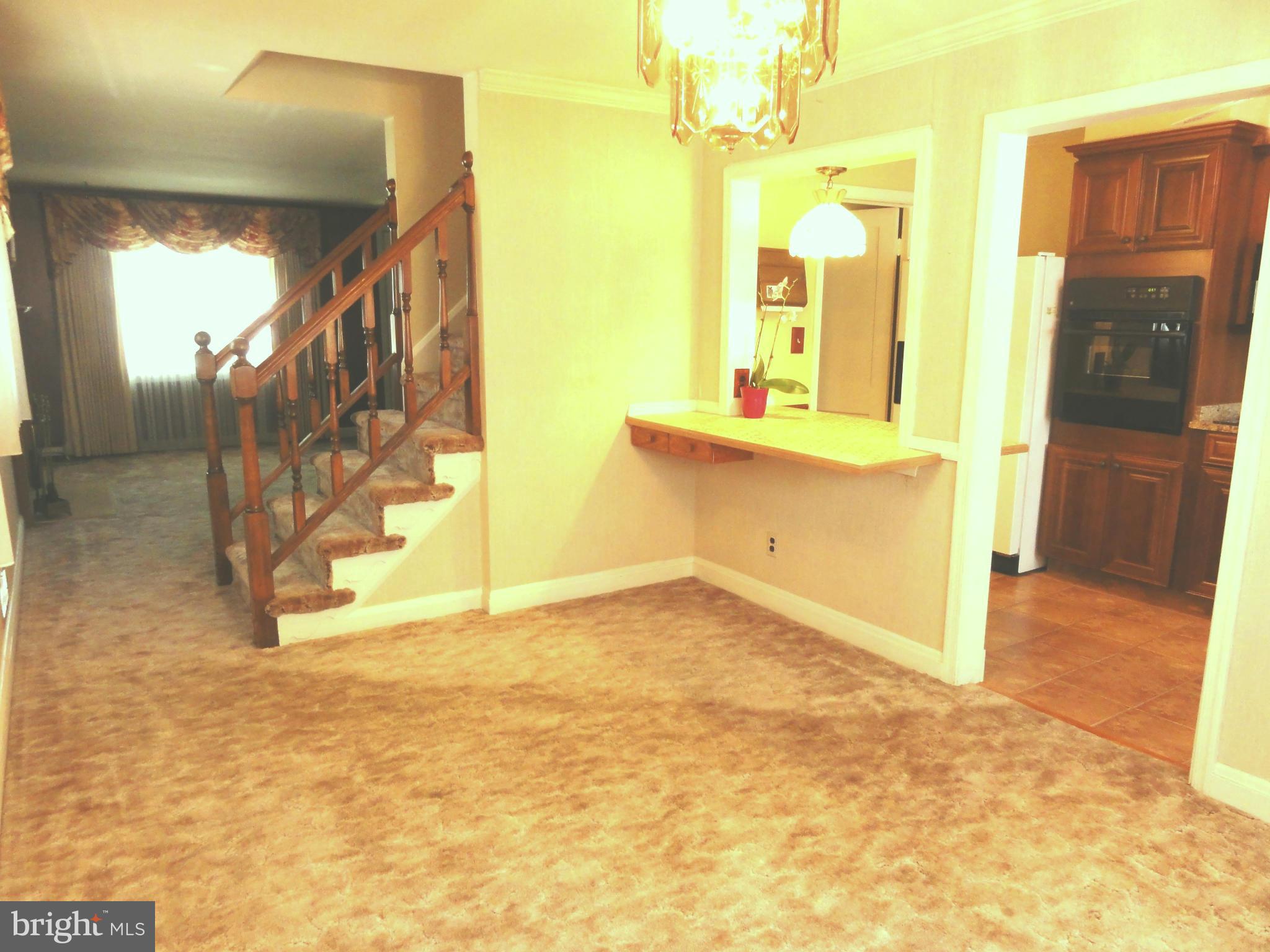 1501 Clairidge Road Baltimore, MD 21207 - Photo 11 of 28 Two Sided Breakfast Bar