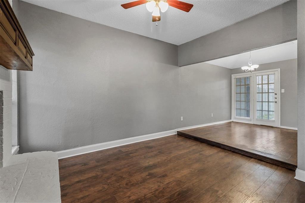 814 Custer Street Arlington, TX 76014 - Photo 8 of 17
