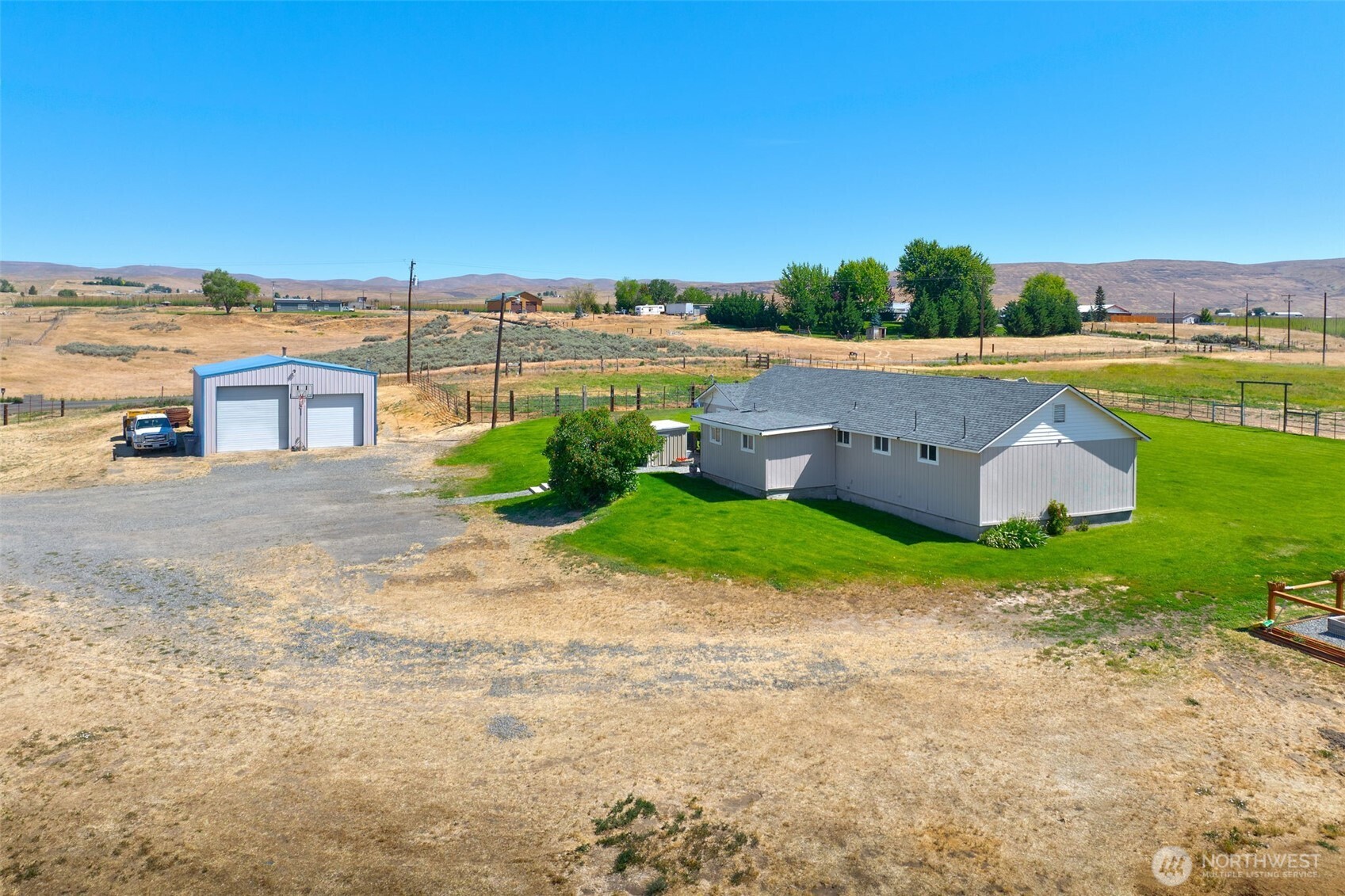 1240 West Huntzinger Road Selah, WA 98942 - Photo 5 of 30