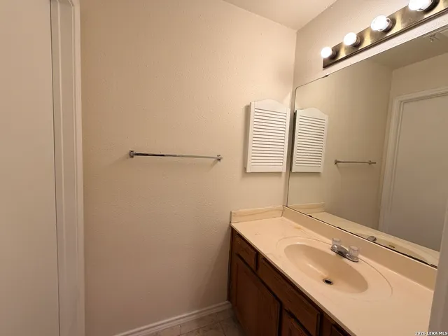 $1,800 | 7434 Lazy Trail, San Antonio, TX 78250