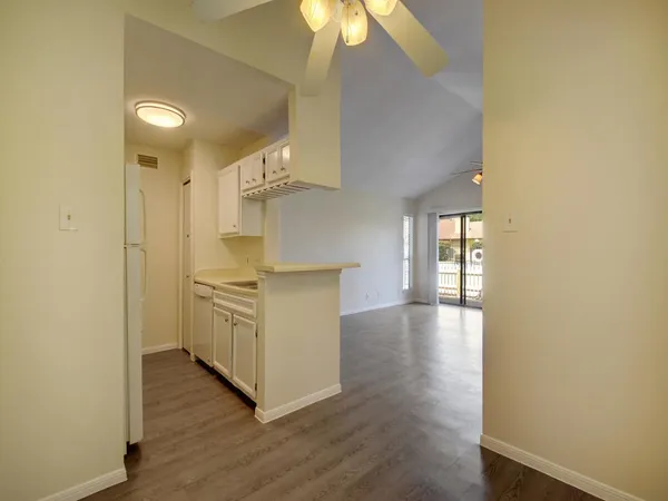 $1,350 | 1601 Faro Drive, Unit 502, Austin, TX 78741