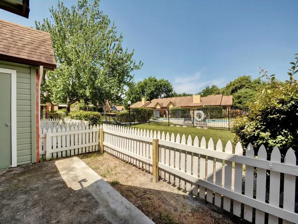 $1,350 | 1601 Faro Drive, Unit 502, Austin, TX 78741