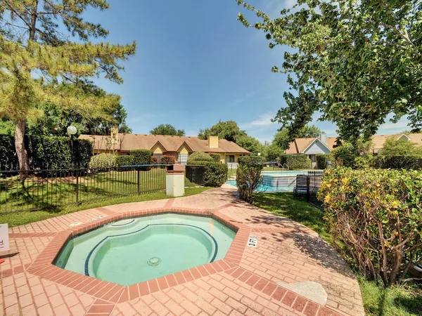 $1,350 | 1601 Faro Drive, Unit 502, Austin, TX 78741