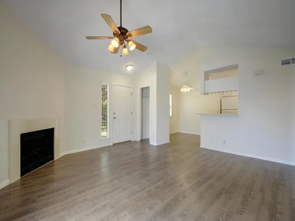 $1,350 | 1601 Faro Drive, Unit 502, Austin, TX 78741