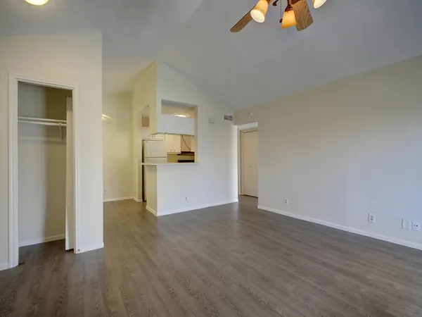 $1,350 | 1601 Faro Drive, Unit 502, Austin, TX 78741