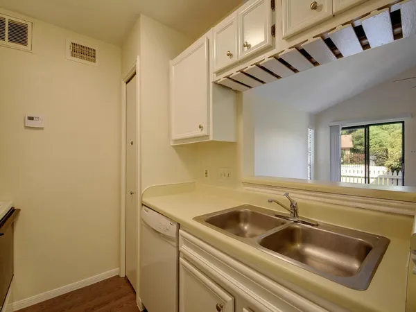 $1,350 | 1601 Faro Drive, Unit 502, Austin, TX 78741