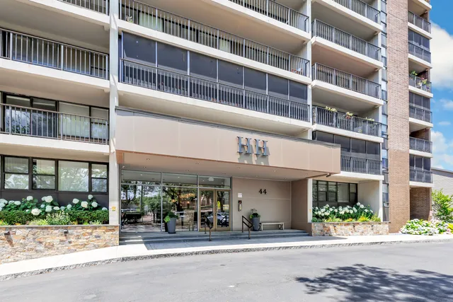 $450,000 | 44 Strawberry Hill Avenue, Unit 5L, Stamford, CT 06902