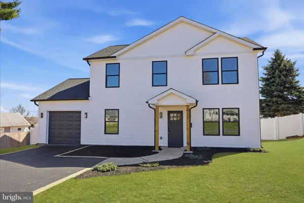 $3,500 | 25 Autumn Lane, Levittown, PA 19055