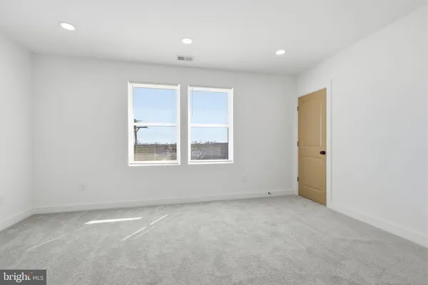 $3,500 | 25 Autumn Lane, Levittown, PA 19055
