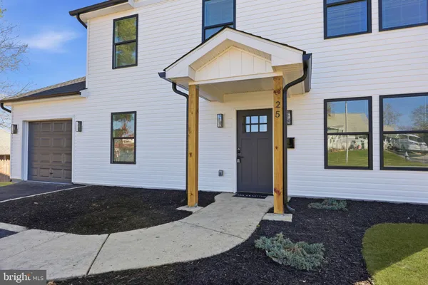 $3,500 | 25 Autumn Lane, Levittown, PA 19055