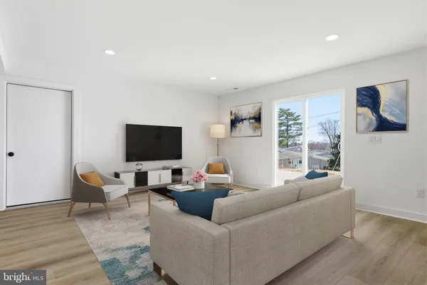 $3,500 | 25 Autumn Lane, Levittown, PA 19055