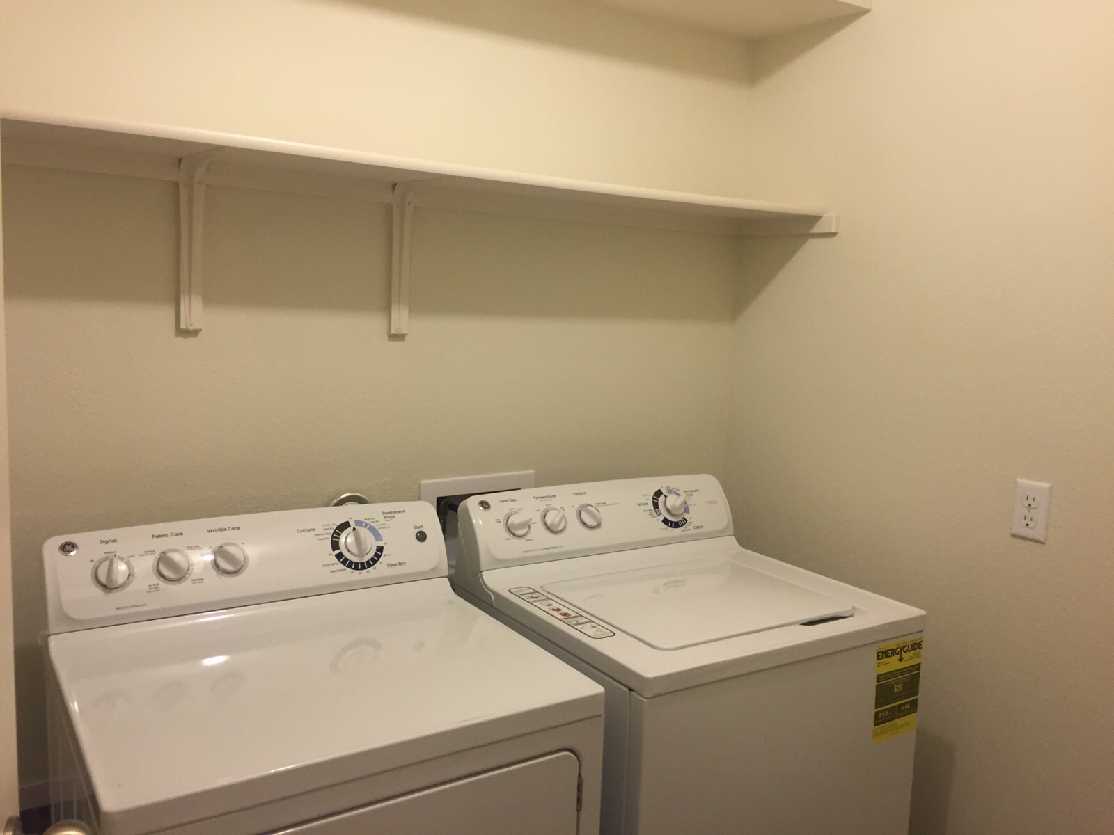 384 Discovery Kyle, TX 78640 - Photo 17 of 18 Laundry room featuring washer and clothes dryer