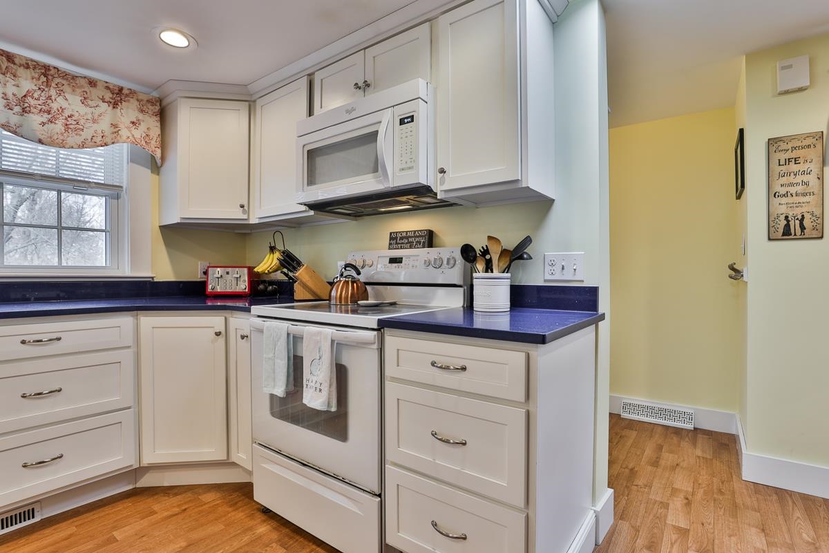 31 Naticook Road Merrimack, NH 03054 - Photo 11 of 40