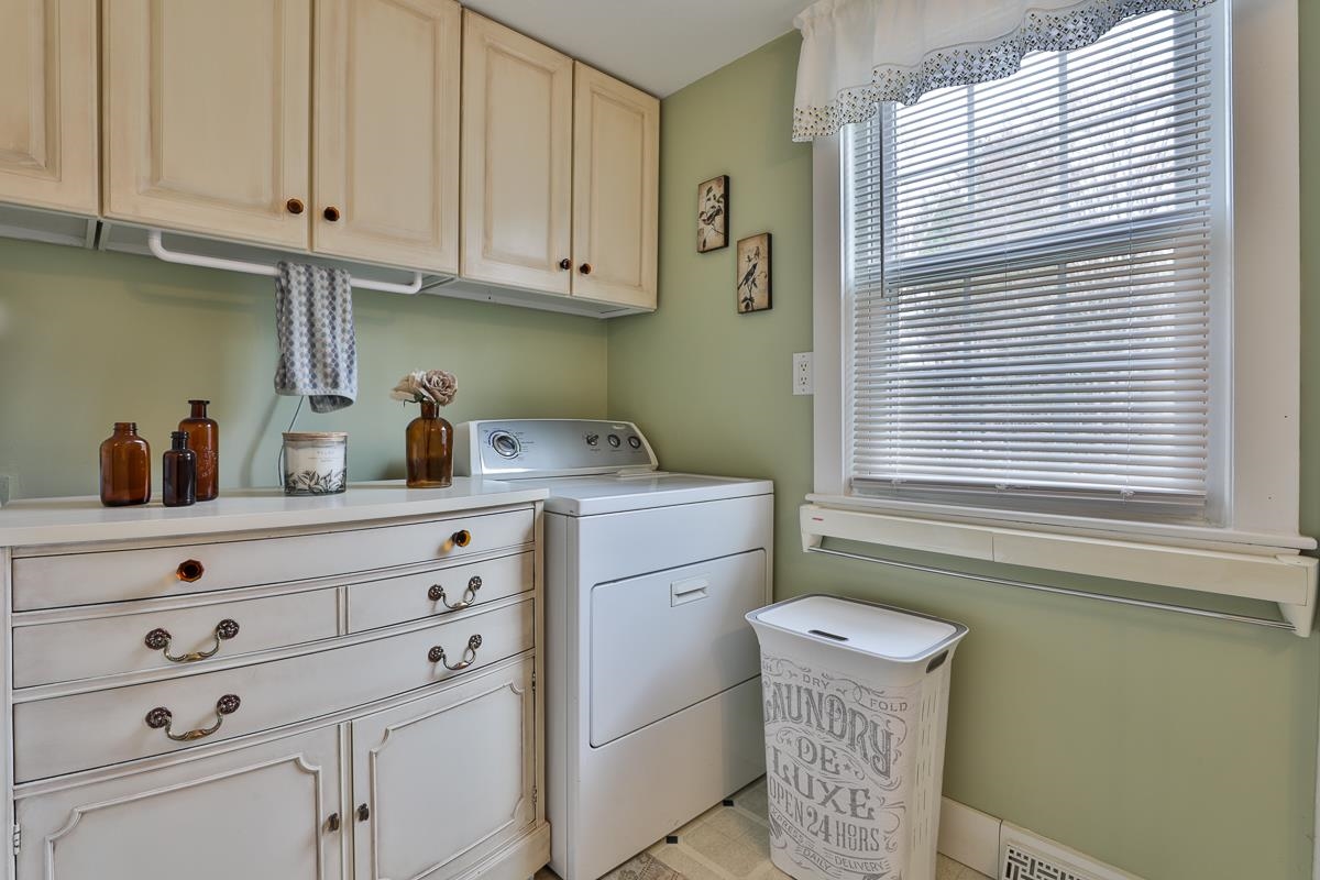 31 Naticook Road Merrimack, NH 03054 - Photo 13 of 40