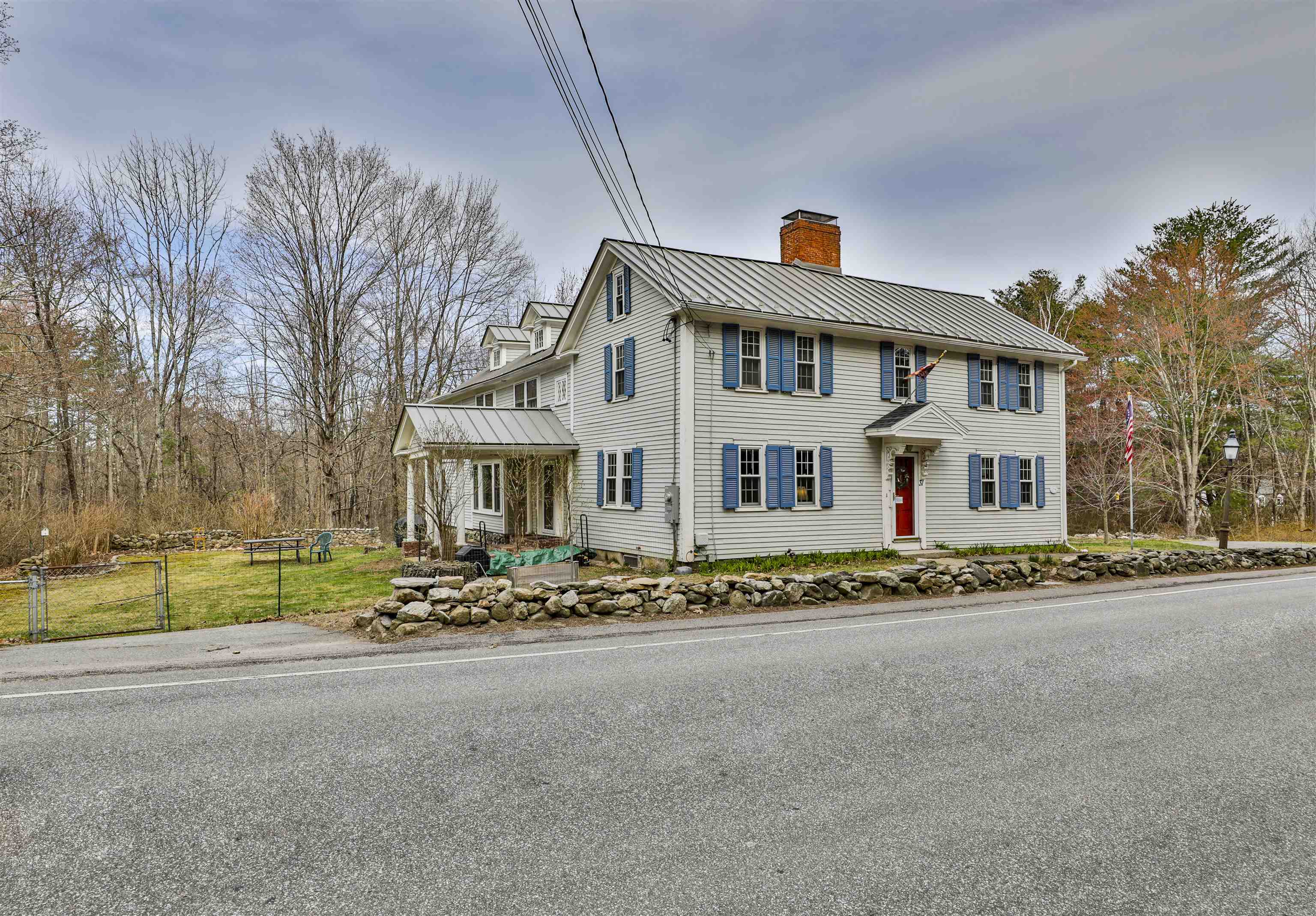 31 Naticook Road Merrimack, NH 03054 - Photo 2 of 40