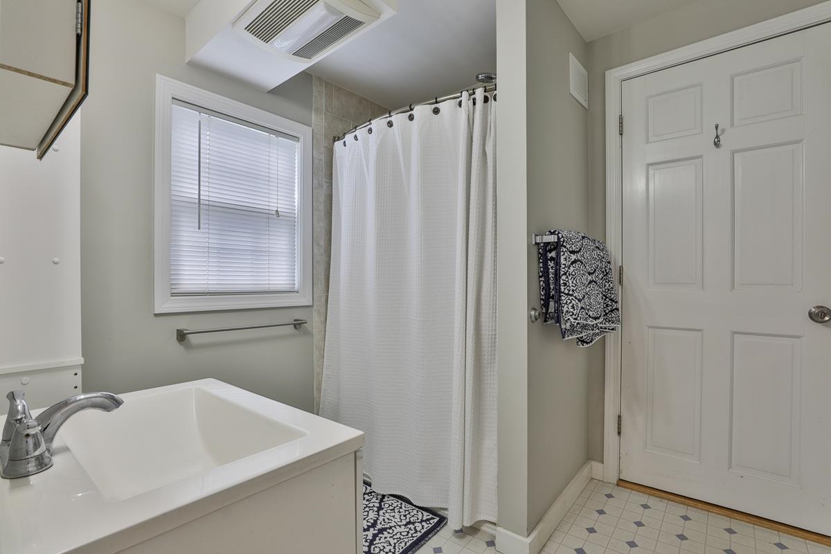 31 Naticook Road Merrimack, NH 03054 - Photo 26 of 40