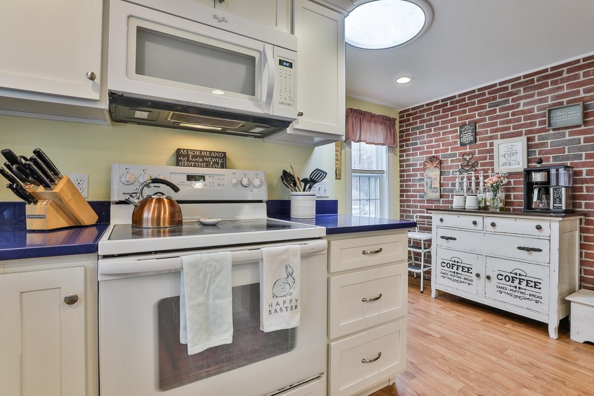 31 Naticook Road Merrimack, NH 03054 - Photo 8 of 40